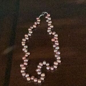 Chic Pink Pearl Necklace
